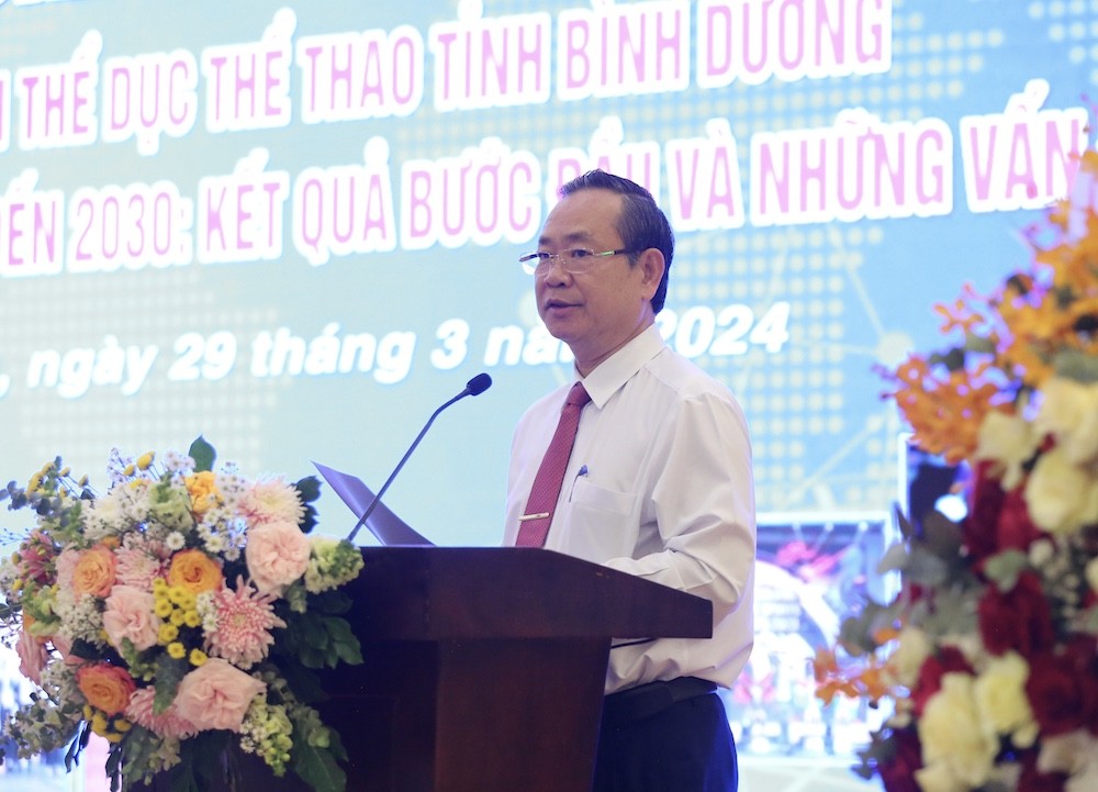 Ông Nguyễn Văn Dành, Phó Chủ tịch UBND tỉnh Bình Dương phát biểu đề dẫn khai mạc Toạ đàm