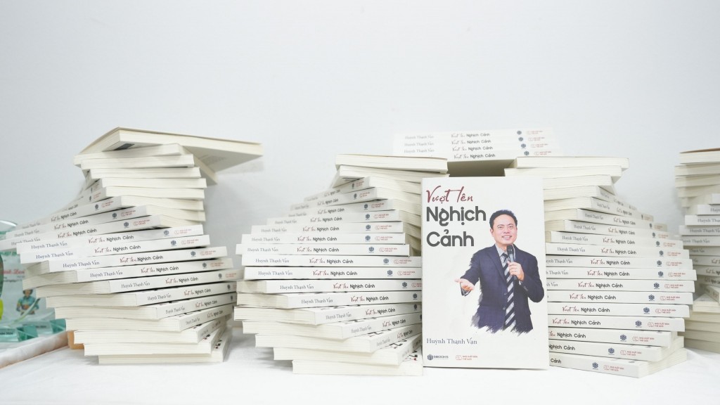 Ra mắt 2 cuốn sách truyền cảm hứng cho người trẻ khởi nghiệp