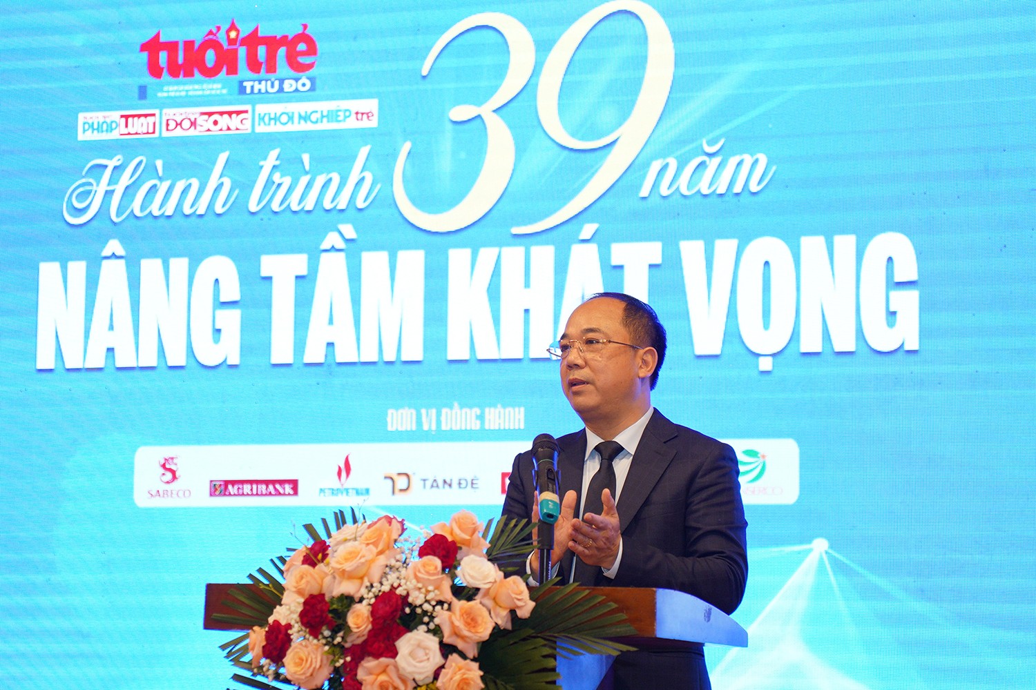 Đồng chí Nguyễn Mạnh Hưng - Tổng Biên tập báo Tuổi trẻ Thủ đô phát biểu tại buổi lễ