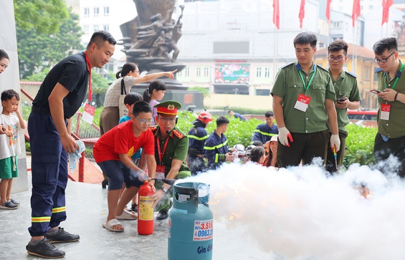 Công an thành phố Hà Nội khuyến cáo phòng cháy, chữa cháy mùa nắng