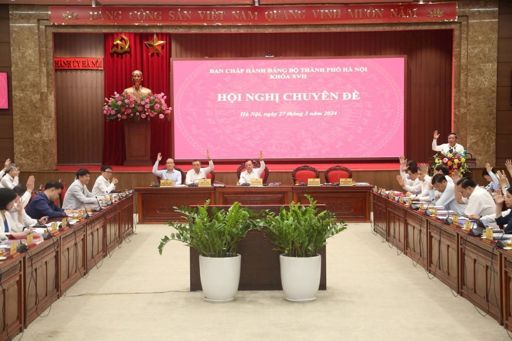 Ban Chấp hành Đảng bộ thành phố biểu quyết thông qua Nghị quyết Hội nghị chuyên đề