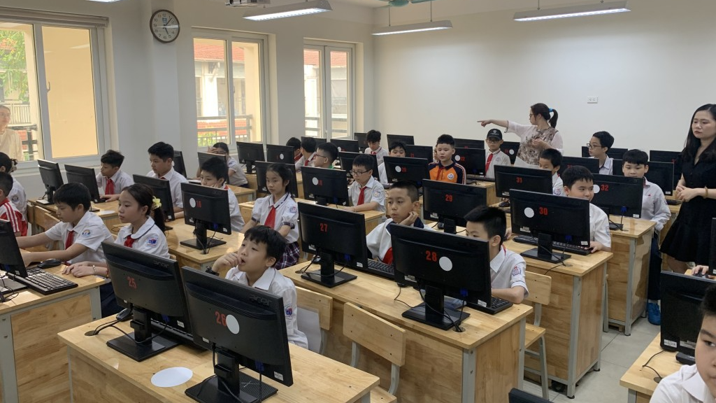 Hội thi Tin học trẻ quận Hoàn Kiếm năm 2024 thu hút thí sinh