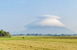 Người dân Nam Bộ sốt xình xịch về Tây Ninh săn mây và trốn nóng