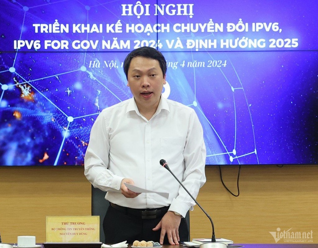 Theo Thứ trưởng Nguyễn Huy Dũng, chuyển đổi IPv6 là xu thế không thể đảo ngược, không thể chậm trễ và cần có sự tham gia đồng lòng của tất cả cơ quan, đơn vị, doanh nghiệp. Ảnh: T.M