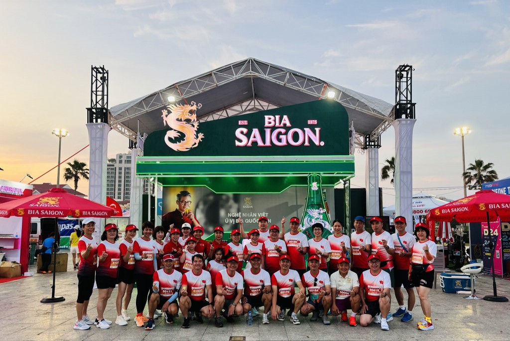 Tiền Phong Marathon có sự tham gia của 60 runners là nhân viên công ty SABECO và Bia Saigon Nam Trung Bộ.
