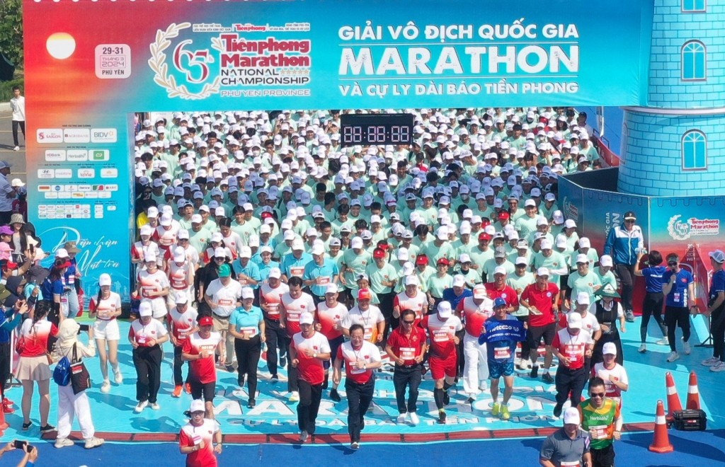 Tiền Phong Marathon 2024 đã diễn ra với 11.600 runners, cùng với sự đồng hành của Bia Saigon