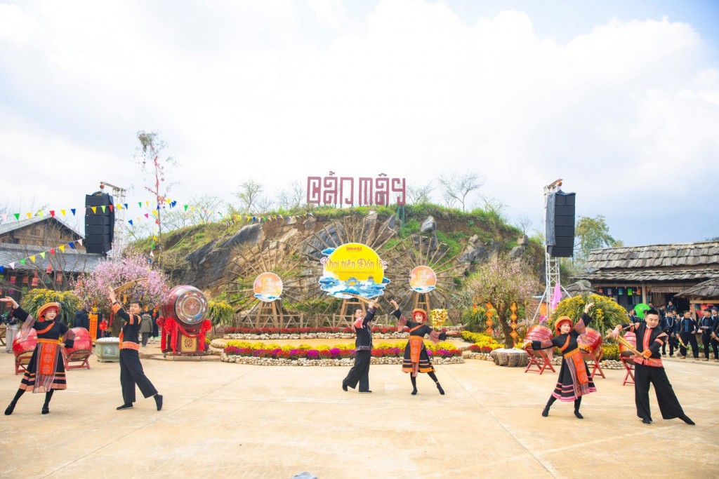 Sun World Fansipan Legend tặng hàng trăm vé cáp treo, tàu hỏa leo núi