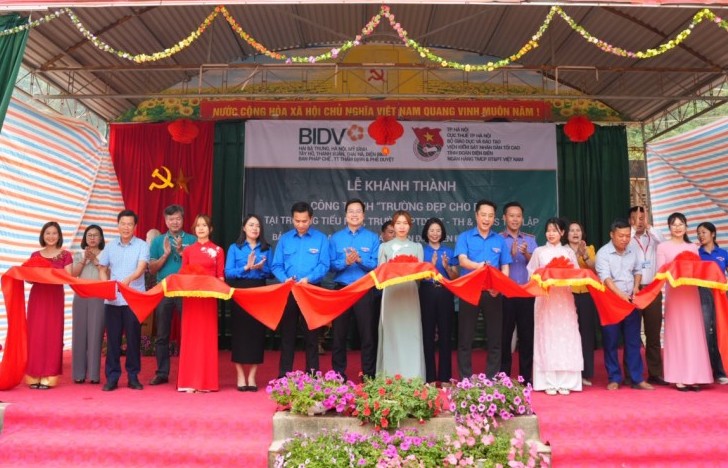 Khánh thành lớp học và Nhà Đại đoàn kết tại Điện Biên năm 2024