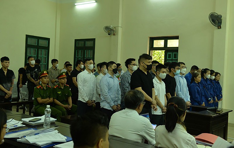 Nguyễn Minh Thành cùng 52 đồng phạm bị đưa ra xét xử tội tổ chức đánh bạc và đánh bạc