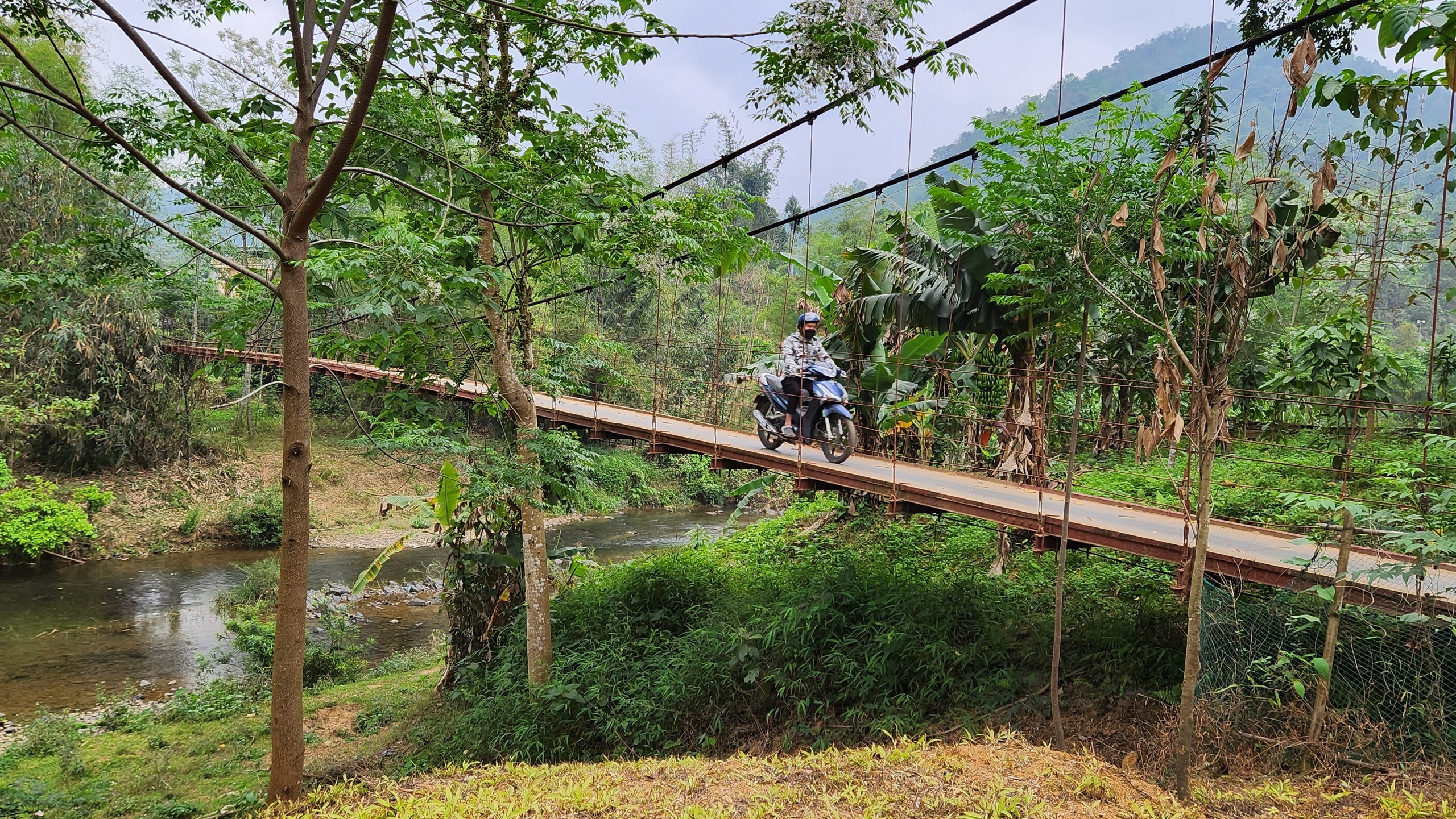 Cầu treo Nà Thoi sau 20 năm sử dụng đã xuống cấp nghiêm trọng