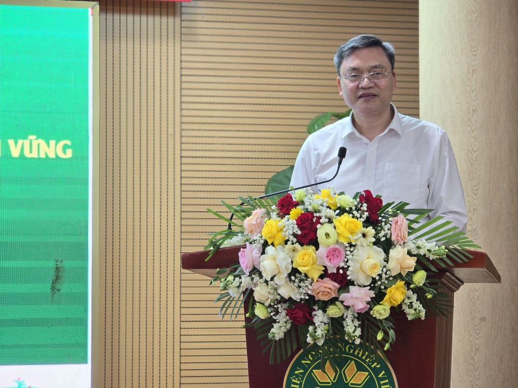 Ông Quàng Văn Hương, Phó Chủ tịch Hội đồng Dân tộc của Quốc hội đánh giá cao những ý kiến của các nhà khoa học tại Hội thảo