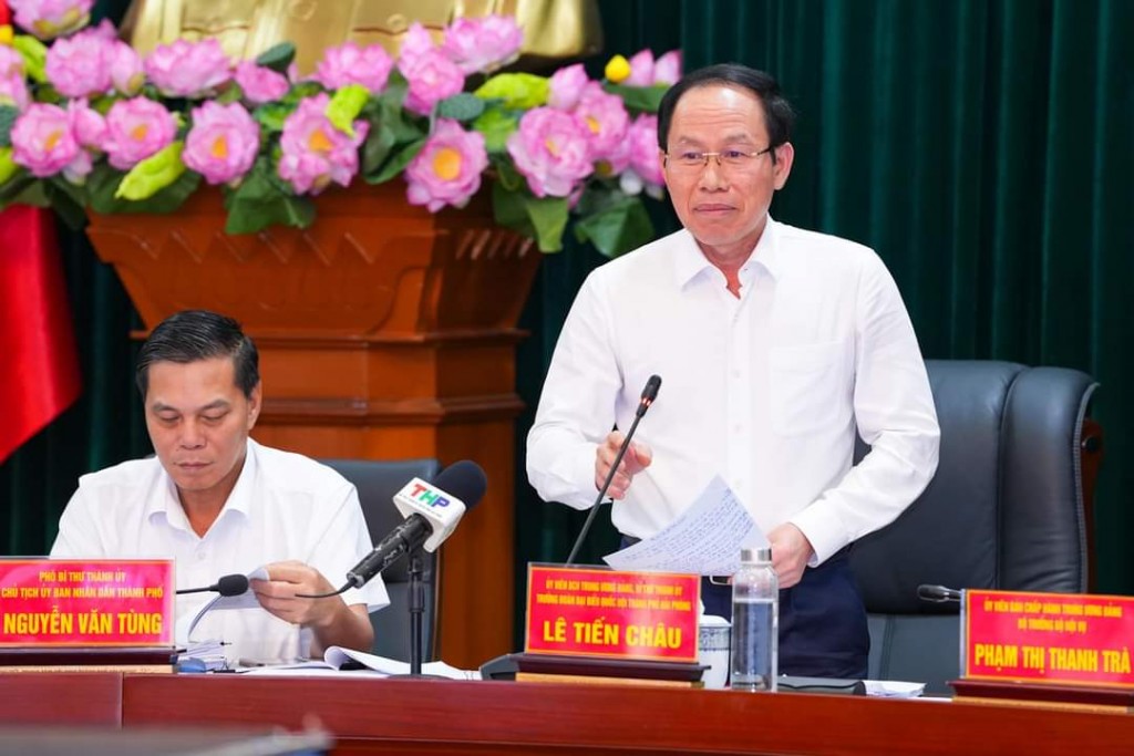 Đồng chí Lê Tiến Châu- Bí thư Thành ủy Hải Phòng tiếp thu ý kiến chỉ đạo của Bộ trưởng Bộ Nội vụ