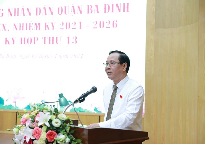 Chủ tịch HĐND quận Ba Đình Nguyễn Công Thành phát biểu bế mạc kỳ họp