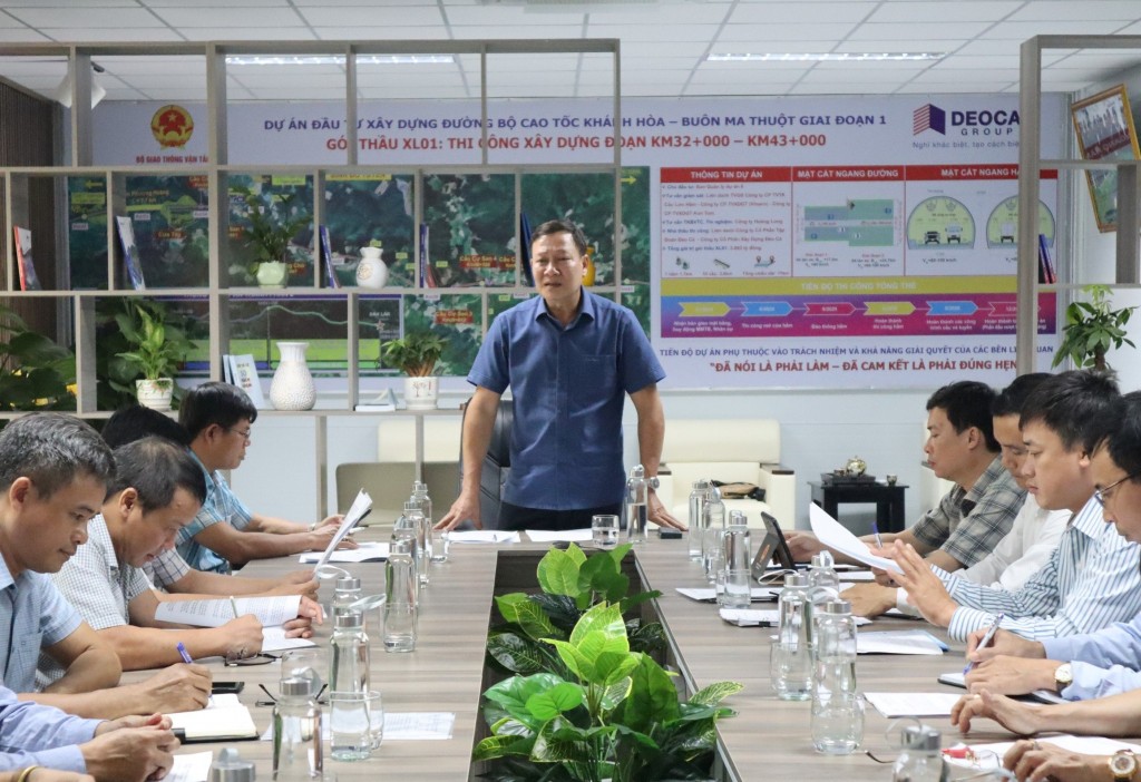Phó Chủ tịch HĐND tỉnh Đắk Lắk Trần Phú Hùng phát biểu tại buổi làm việc (Ảnh daklak.gov)