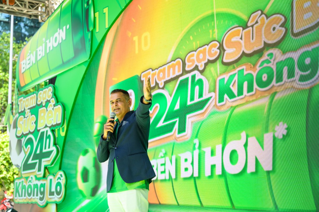 3. Ông Binu Jacob, Tổng giám đốc Nestlé Việt Nam chia sẻ tại sự kiện _Trạm sạc Sức bền 24h Khổng lồ_ ở TP.HCM