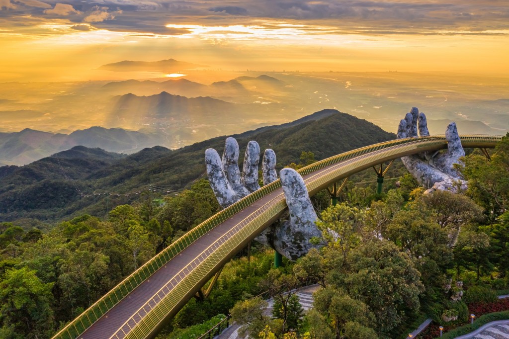 Bộ sản phẩm Siêu Khuyến Mại với hơn 60 hành trình từ nội địa đến nhiều nước trên thế giới kèm khuyến mại giảm giá lên đến 40%