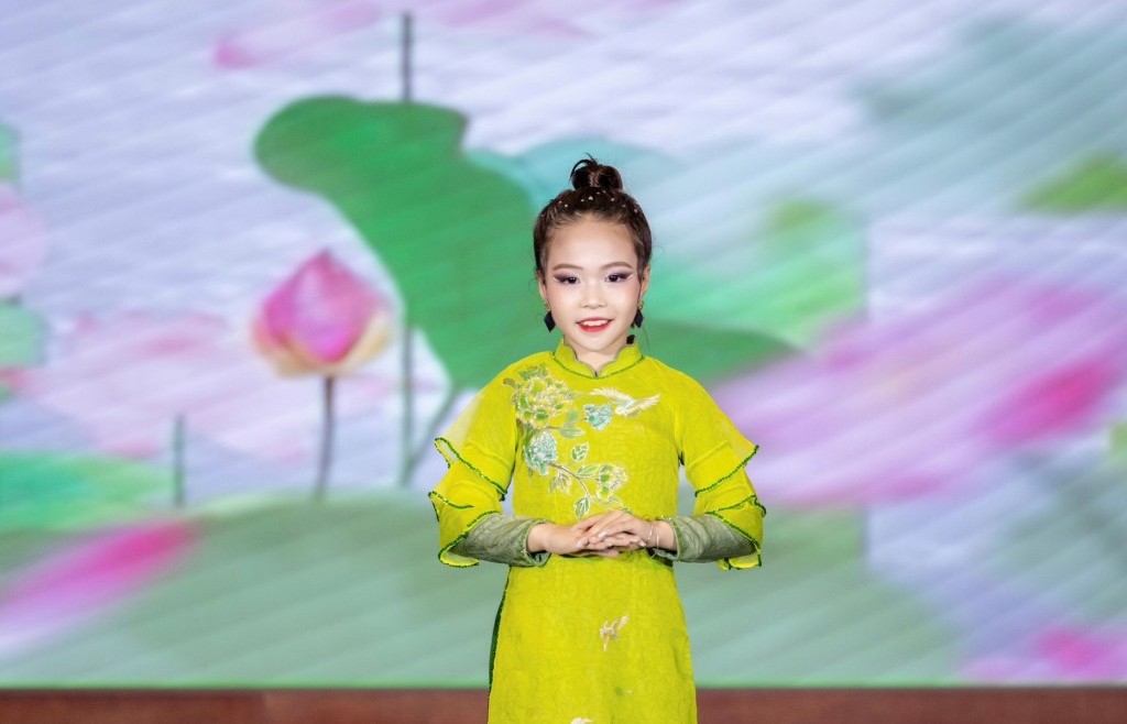 Nguyễn Phạm Hà Linh là Á quân 1 Siêu mẫu nhí toàn năng