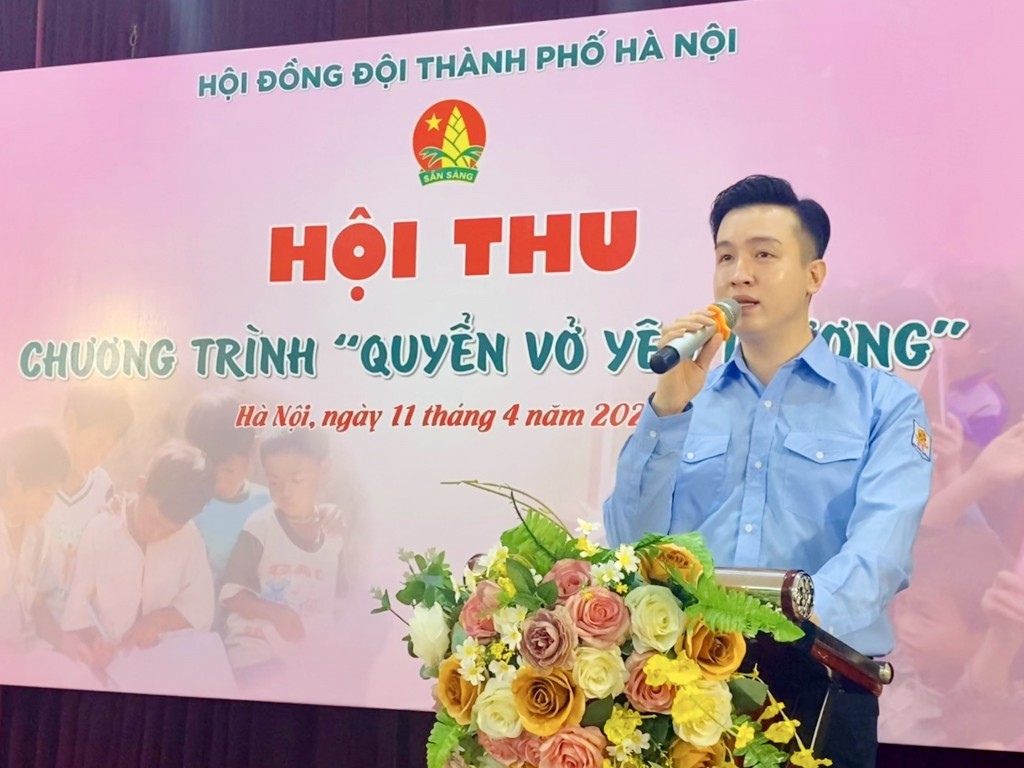 Đồng chí Đào Đức Việt, Phó Bí thư Thành đoàn, Chủ tịch Hội đồng Đội thành phố Hà Nội phát biểu tại hội thu