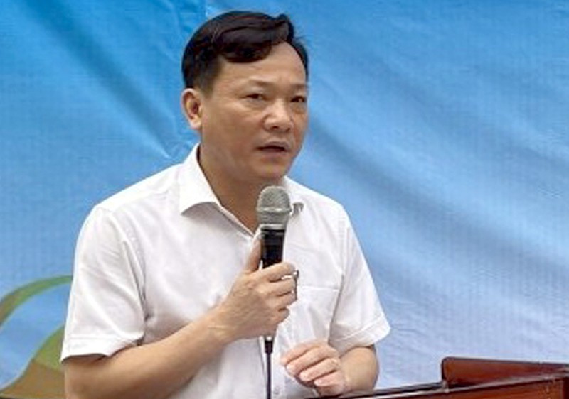 ông Chử Mạnh Hùng, Chủ tịch UBND phường Nghĩa Đô vừa bị khởi tố về tội nhận hối lộ 
