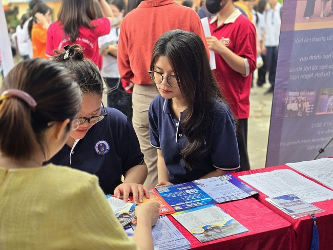 “Loạn” phương thức quy đổi điểm xét tuyển, thí sinh lạc vào “ma trận”