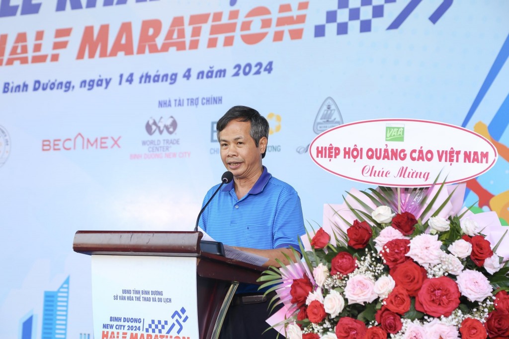 Ông Trịnh Xuân Đức - Phó Tổng Giám đốc, Tổng Công ty Becamex IDC thay mặt các đơn vị tài trợ đồng hành, phát biểu chúc mừng giải.