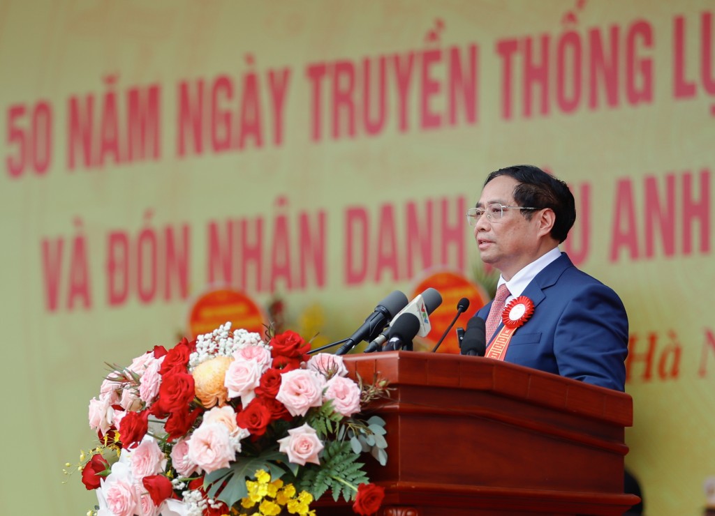 Thủ tướng Chính phủ Phạm Minh Chính phát biểu tại lễ kỷ niệm 50 năm Ngày truyền thống lực lượng Cảnh sát cơ động và đón nhận danh hiệu Anh hùng Lực lượng vũ trang nhân dân lần thứ hai - Ảnh: VGP/Nhật Bắc