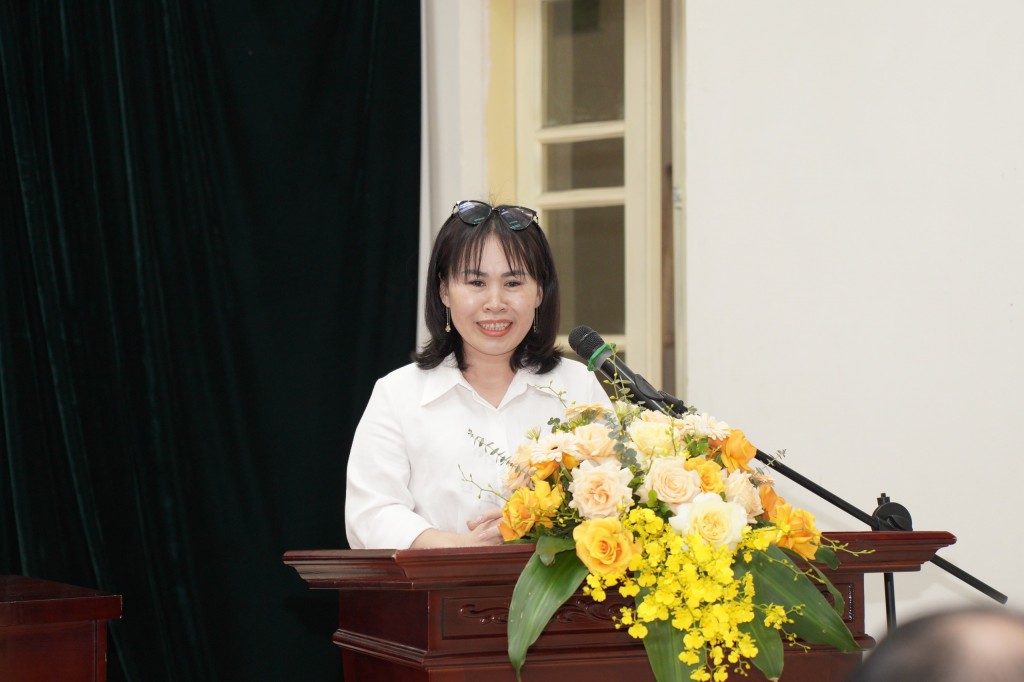 Đồng chí Nguyễn Thị Thu Phương, Ủy viên Ban Biên tập, Trưởng ban Thời sự - Bạn đọc Báo Tuổi trẻ Thủ đô tham luận