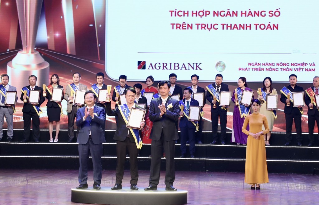 Agribank lần thứ 9 liên tiếp được vinh danh tại Giải thưởng Sao Khuê 2024