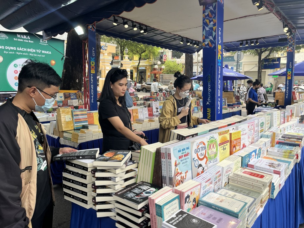 Đường sách TP Hồ Chí Minh năm nay có nhiều sự kiện để thu hút các độc giả nhỏ tuổi đến vui chơi, tìm hiểu về sách. 