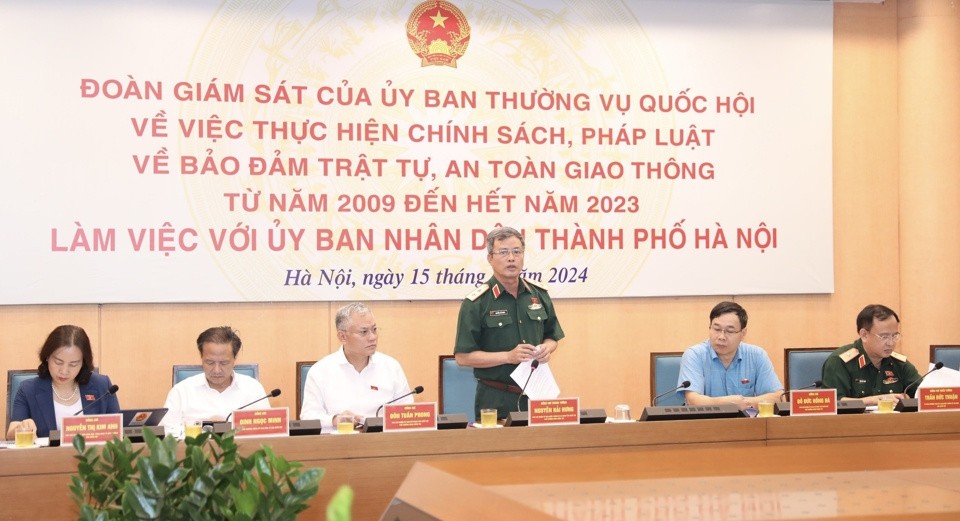 Phó Chủ nhiệm Ủy ban Quốc phòng và An ninh của Quốc hội Nguyễn Hải Hưng chủ trì buổi làm việc