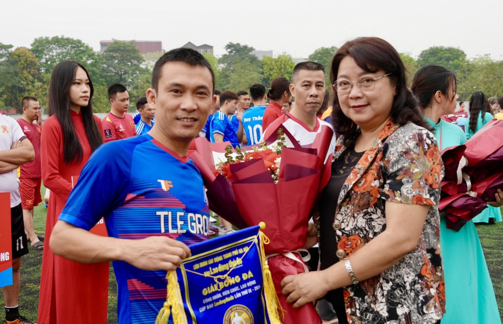 Khai mạc Giải bóng đá công nhân, viên chức lao động Hà Nội