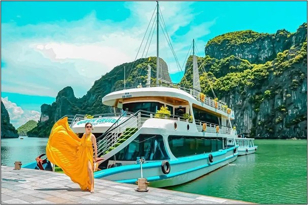 Cùng Traveloka khám phá Vịnh Hạ Long và tận hưởng kỳ nghỉ lễ 30/4 rực rỡ