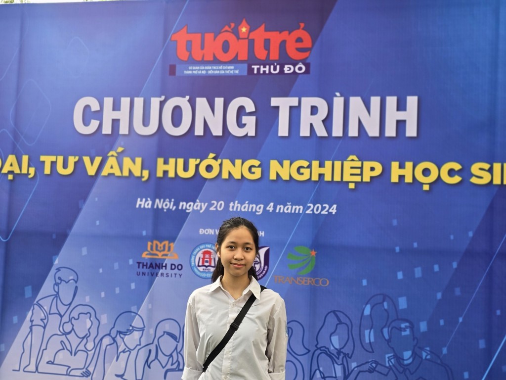 Bạn Phạm Ngọc Linh, lớp 12A1, trường THPT Đồng Quan cho biết, chương trình rất hữu ích với học sinh lớp 12