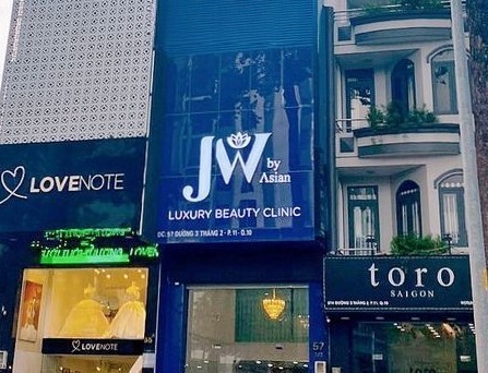 Địa chỉ số 57 đường Ba Tháng Hai trước đây là Thẩm mỹ JW by Asian Luxury Beauty Clinic đã bị Thanh tra Sở Y tế TP HCM xử phạt và bị đình chỉ hoạt động 