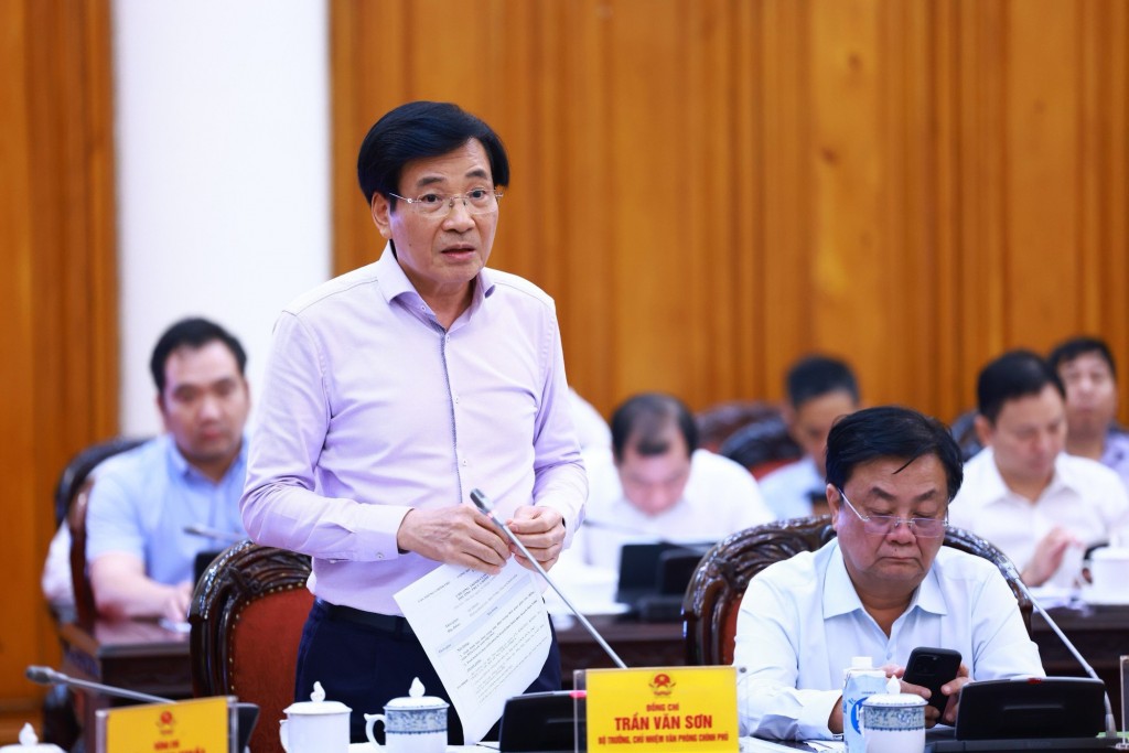 Bộ trưởng, Chủ nhiệm Văn phòng Chính phủ Trần Văn Sơn phát biểu tại cuộc họp - Ảnh VGP/Nhật Bắc