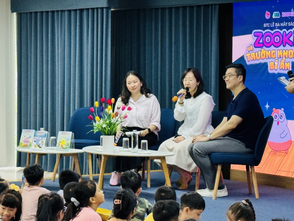 Nhóm tác giả từ Hàn Quốc tới Việt Nam để giao lưu, chia sẻ về bộ sách