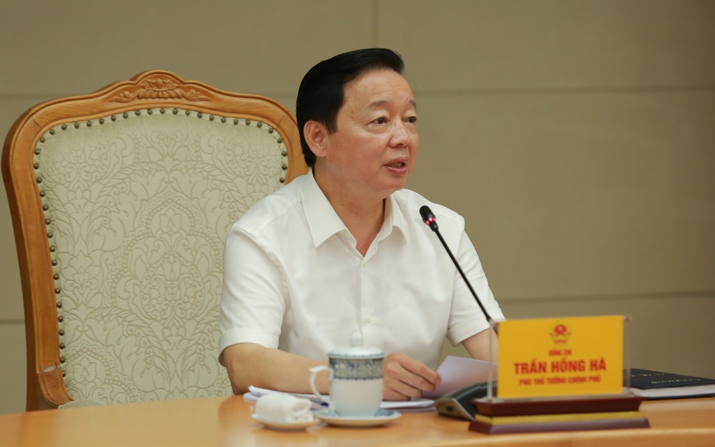 Phó Thủ tướng Trần Hồng Hà: Phát triển nguồn nhân lực ngành công nghiệp bán dẫn cần có tư duy xuyên suốt, thống nhất theo chiến lược phát triển công nghiệp vi mạch, bán dẫn - Ảnh: VGP/Minh Khôi