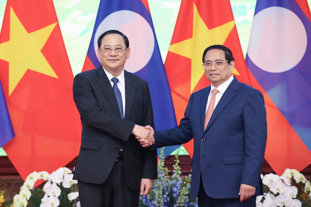Thủ tướng Phạm Minh Chính và Thủ tướng Lào Sonexay Siphandone - Ảnh: VGP/Nhật Bắc