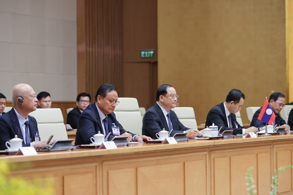 Thủ tướng Sonexay Siphandone hoan nghênh và đánh giá cao ý tưởng tổ chức Diễn đàn Tương lai ASEAN trong năm 2024 khi Lào đang đảm nhiệm cương vị Chủ tịch ASEAN của Thủ tướng Phạm Minh Chính - Ảnh: VGP/Nhật Bắc