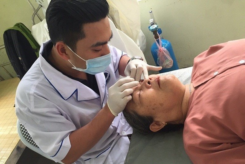 Khám sàng lọc miễn phí các bệnh về mắt cho người cao tuổi huyện Mê Linh - Tin tức sự kiện - Cổng thông tin điện tử Sở y tế Hà Nội