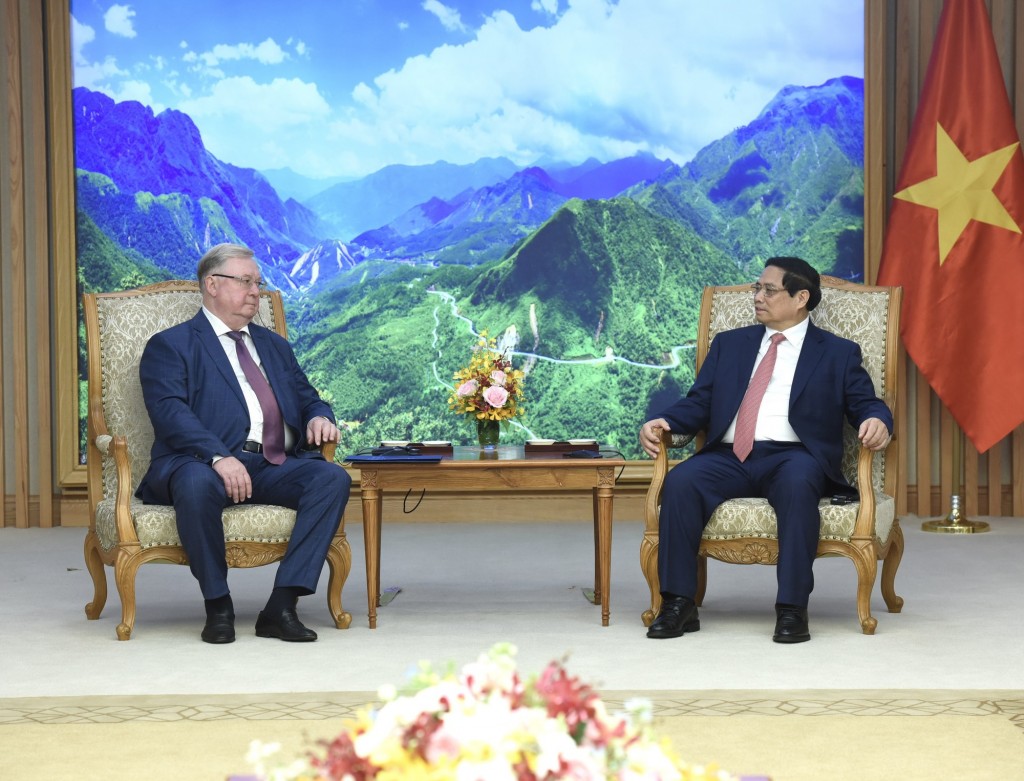 Thủ tướng đề nghị Hội Luật gia Liên bang Nga và Hội Luật gia Việt Nam tiếp tục tham gia xây dựng khuôn khổ pháp lý cho hợp tác giữa hai nước… - Ảnh: VGP/Nhật Bắc