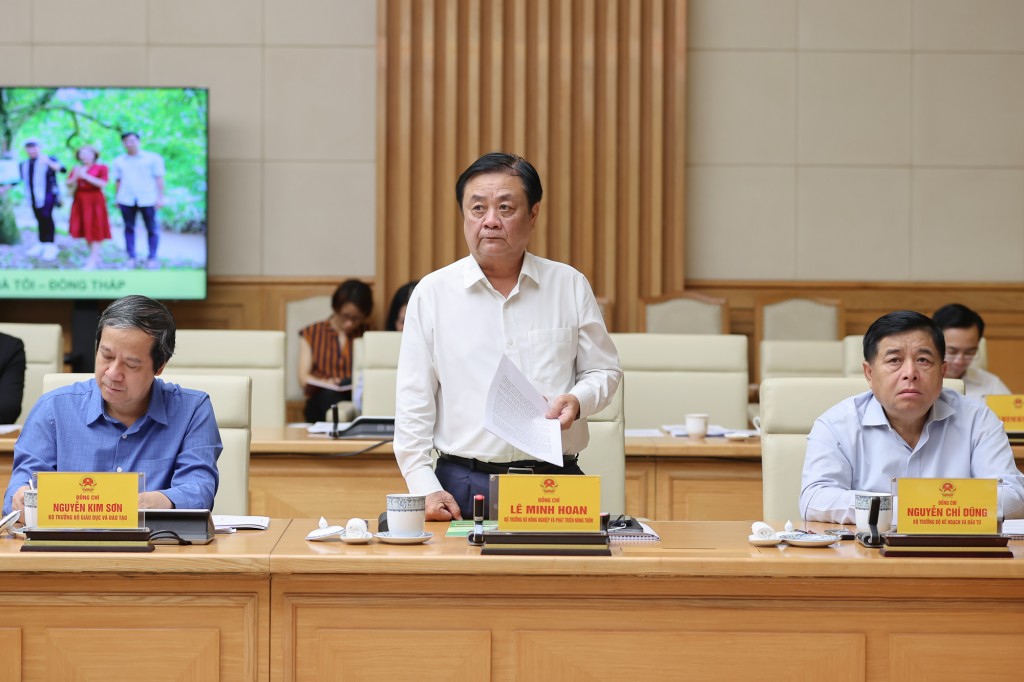 Bộ trưởng Bộ NN&PTNT Lê Minh Hoan phát biểu tại phiên họp - Ảnh: VGP/Nhật Bắc