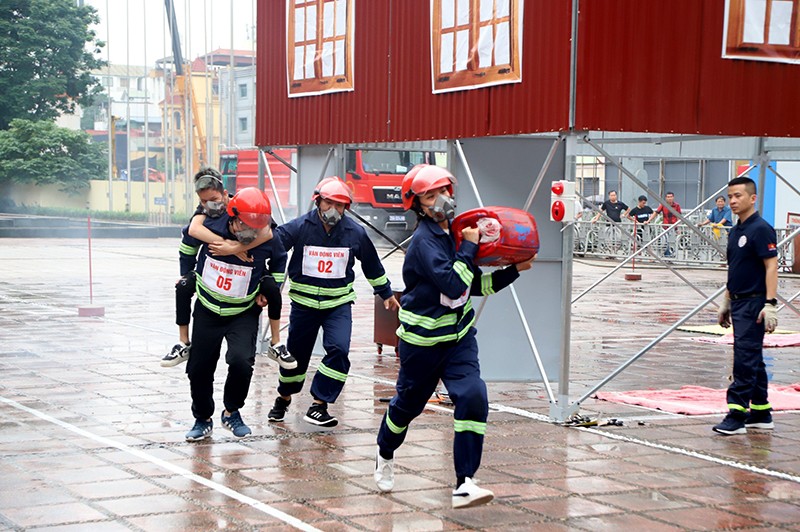 Các đội tuyển tranh tài ở các kỹ năng trong chữa cháy và cứu nạn, cứu hộ
