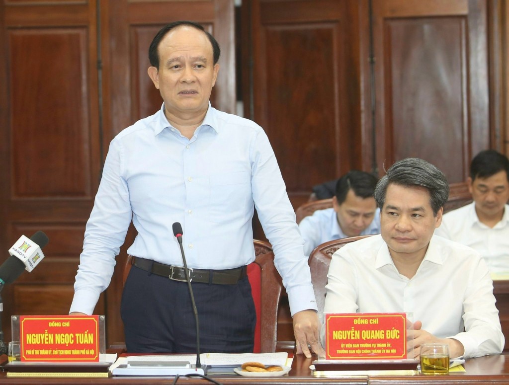 Chủ tịch HĐND thành phố Hà Nội Nguyễn Ngọc Tuấn phát biểu.