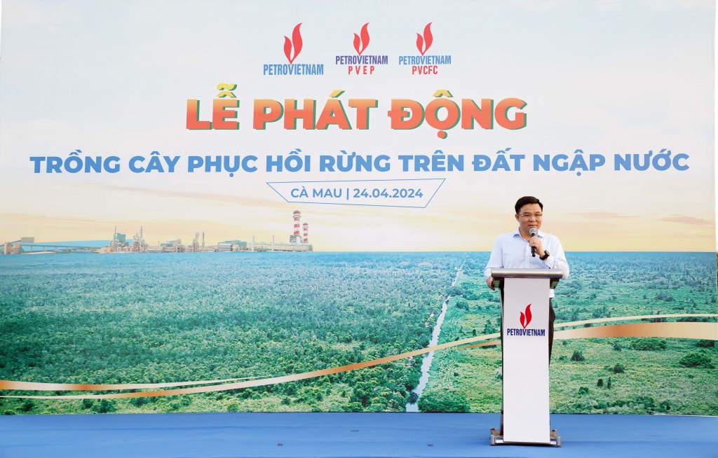 Chủ tịch HĐTV Petrovietnam Lê Mạnh Hùng phát biểu tại lễ phát động.