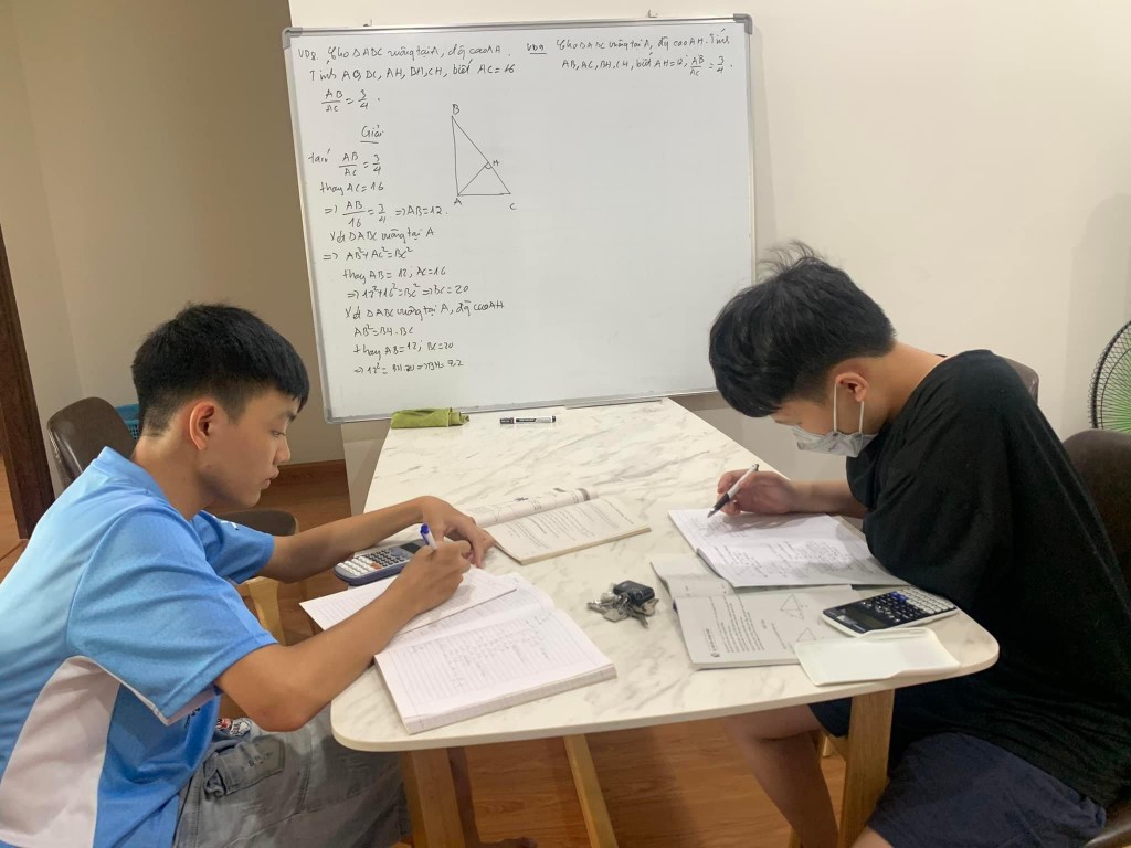 Thi vao lop 10-1: Học sinh Hà Nội ôn tập trước kỳ thi vào lớp 10