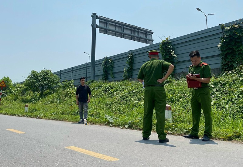 Công an huyện Thanh Trì tổ chức thực nghiệm hiện trường vụ việc phóng viên bị hành hung khi đang tác nghiệp gần hiện trường vụ cháy