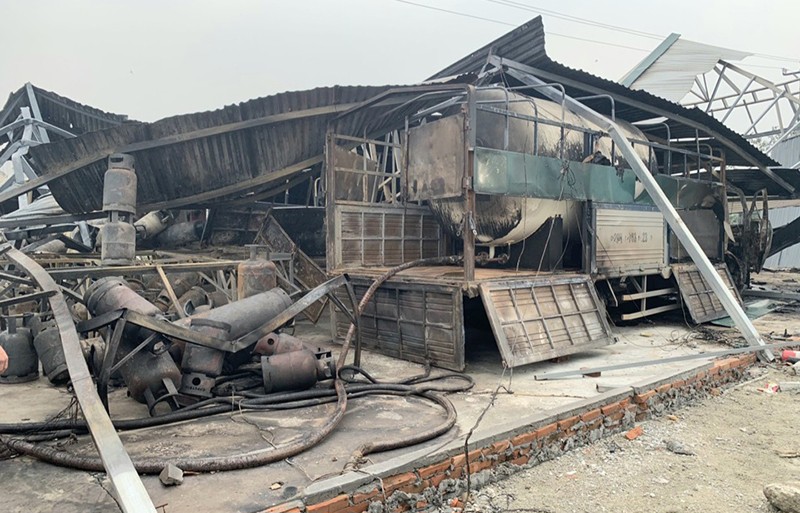 Hiện trường vụ cháy nổ nhà xưởng ở xã Khánh Hà, huyện Thường Tín khiến 3 người thương vong, nhiều tài sản bị thiêu rụi