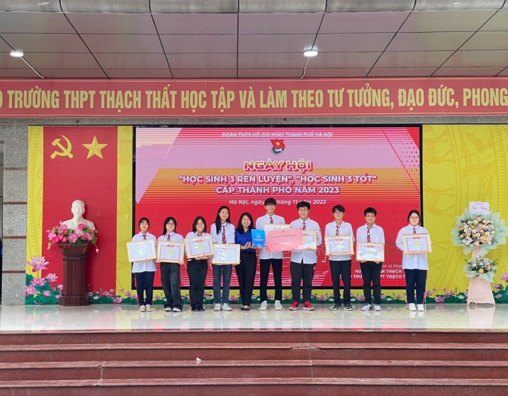Thành tích tại các cuộc thi là sự công nhận cho những nỗ lực trau dồi kiến thức của học sinh trường THPT Nguyễn Bỉnh Khiêm