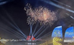 Carnaval Hạ Long 2024: Biển người thưởng thức bữa tiệc âm thanh ánh sáng